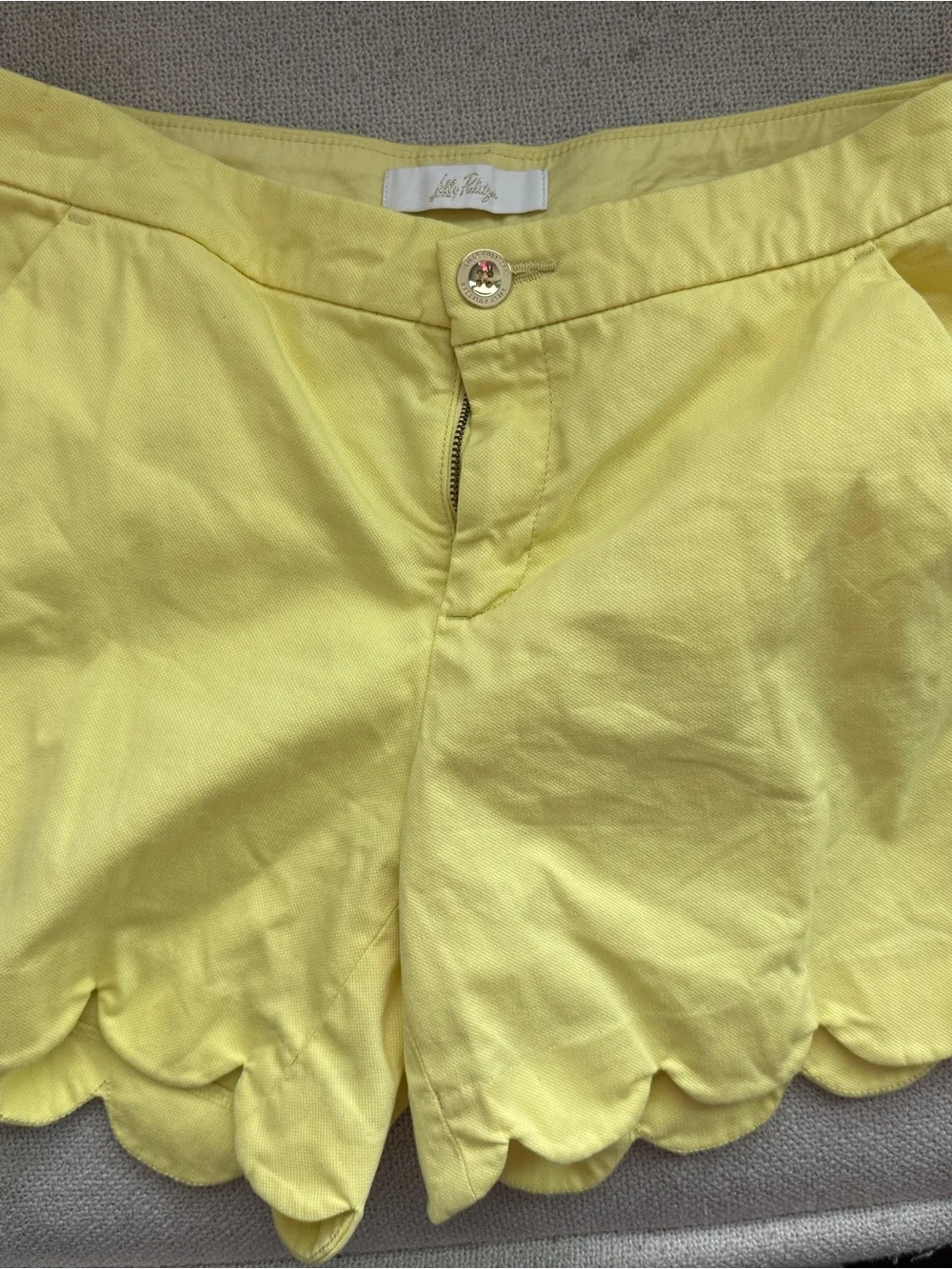 Lilly Pulitzer Bright Yellow Scalloped Hem Shorts - Picture 1 of 1